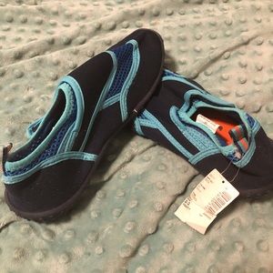 Children’s place water shoe size 2-3 never worn